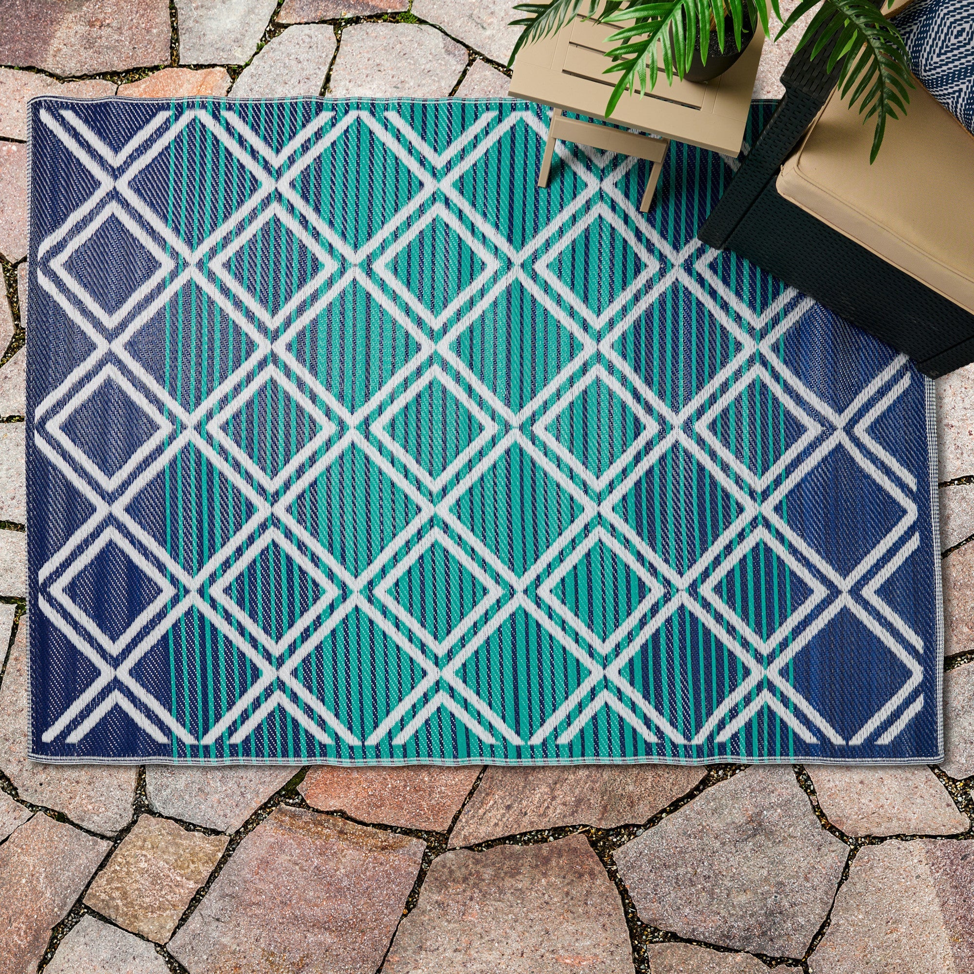 Outdoor Diamond Rug, Blue, 5-ft x 7-ft.