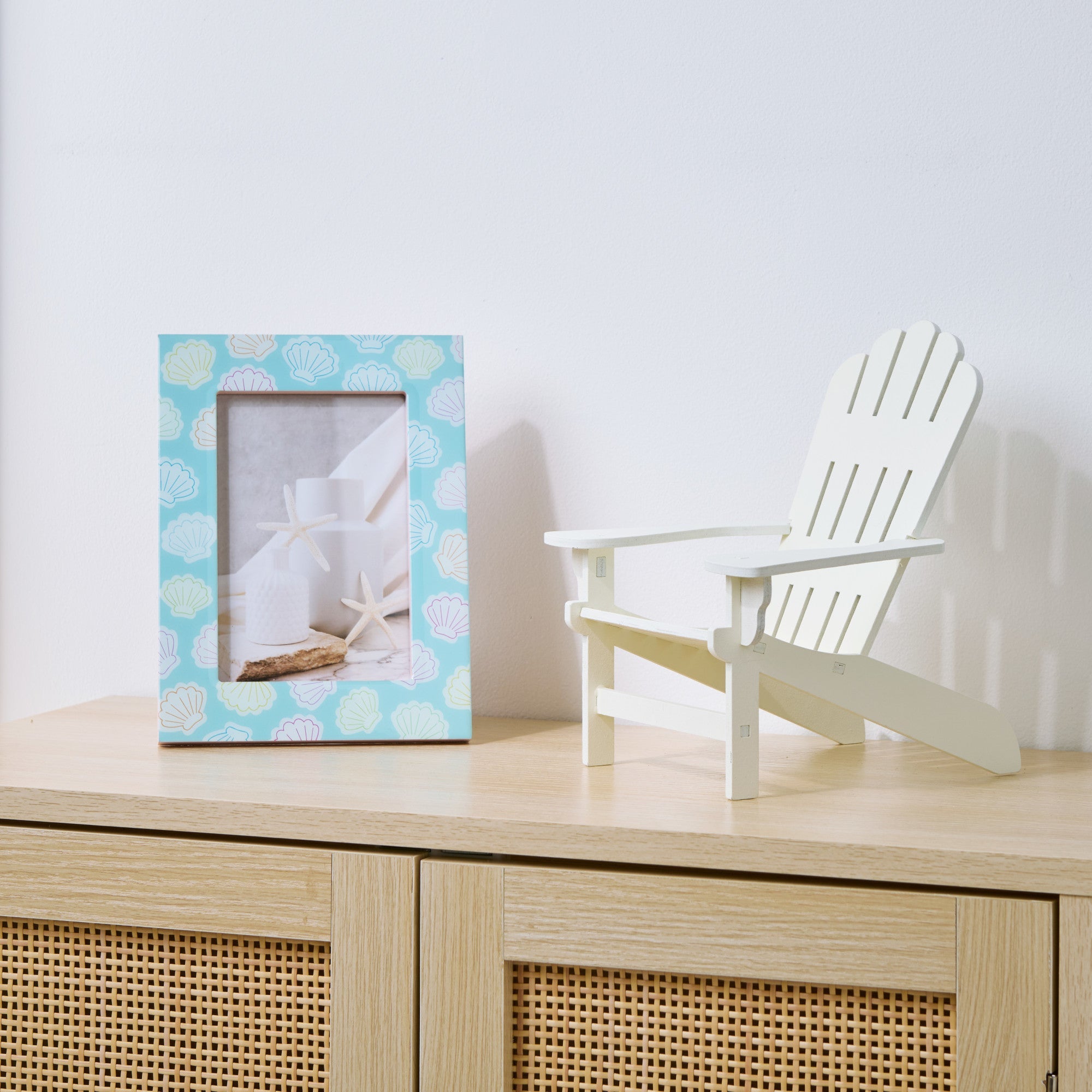 HomeStyles 4 x 6 Resin Shell Frame, 6-in x 8-in.